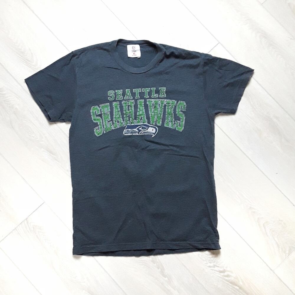 NFL Gray Seattle Seahawks T-Shirt Sz M Stretch Knit Green Print Sports Athletic